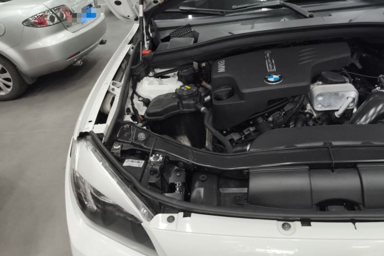Used BMW X1 2014 sDrive18i Fashion Model Engine Bay Right