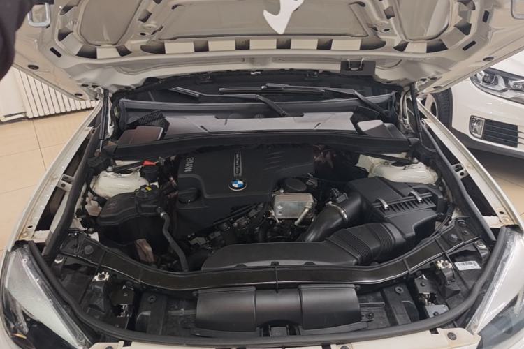 Used BMW X1 2014 sDrive18i Fashion Model Engine Bay