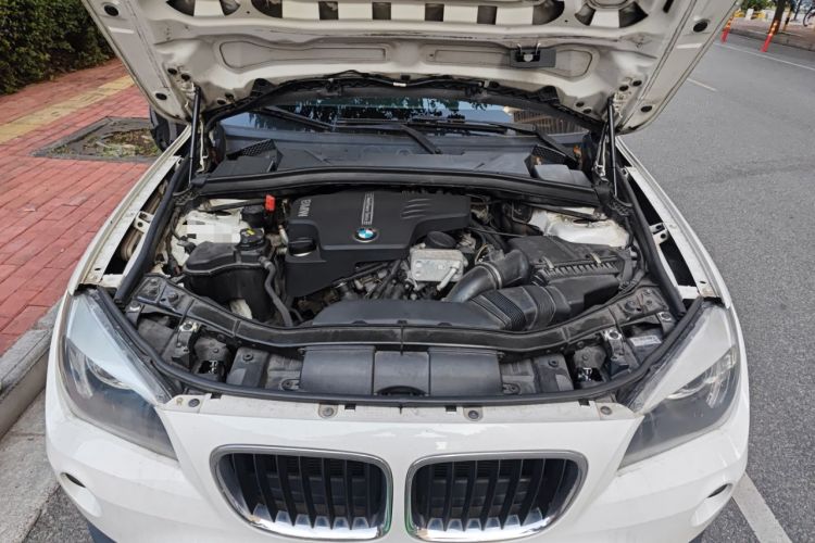 Used BMW X1 2014 sDrive18i Fashion Model Engine Bay