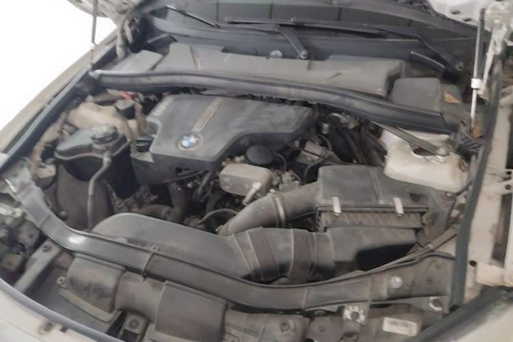 Used BMW X1 2014 sDrive18i Fashion Model Engine Bay