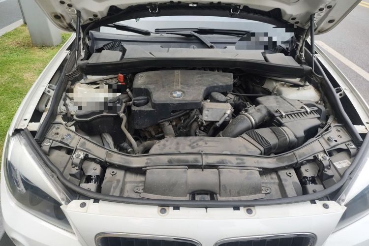 Used BMW X1 2014 sDrive18i manual model Engine Bay