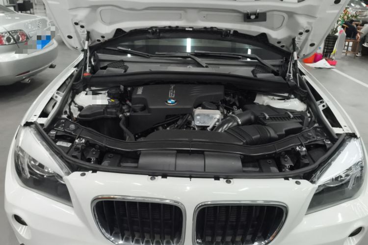 Used BMW X1 2014 sDrive18i Fashion Model Engine Bay