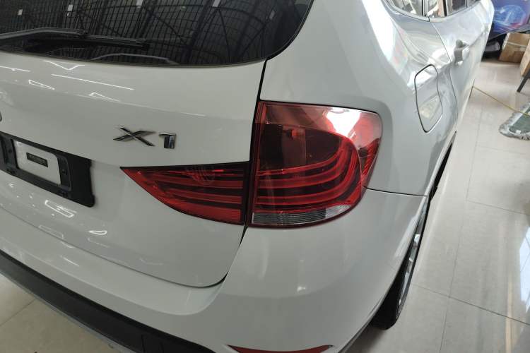 Used BMW X1 2014 sDrive18i Leading Model Exterior 3