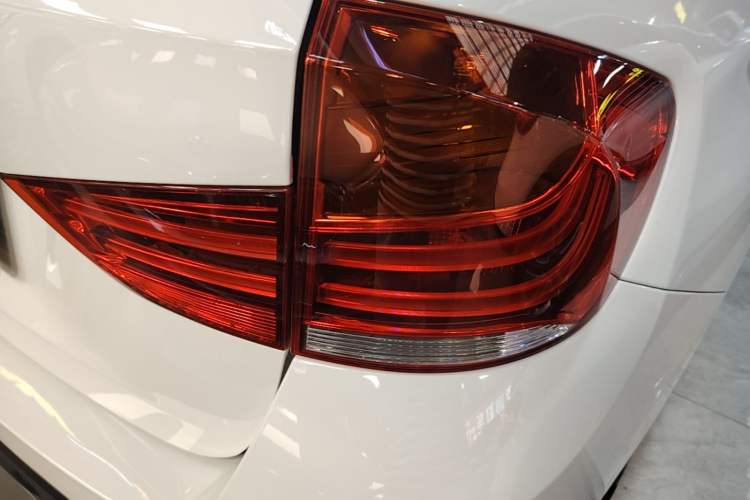 Used BMW X1 2014 sDrive18i Leading Model Exterior 3