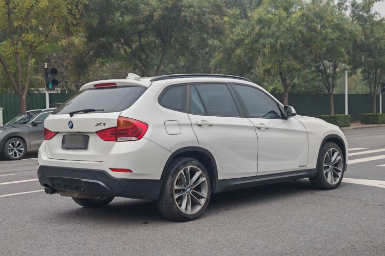 Used BMW X1 2014 xDrive20i Sports Design Package Exterior 4