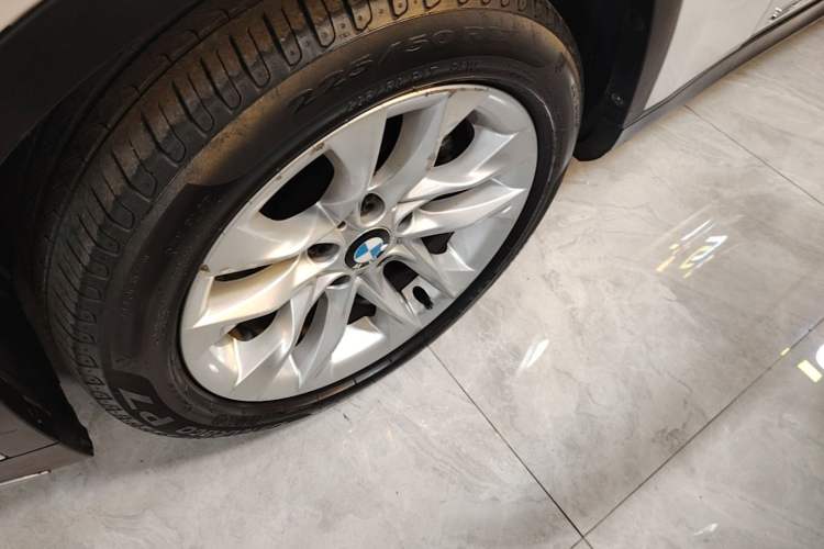 Used BMW X1 2014 sDrive18i Leading Model Exterior 4