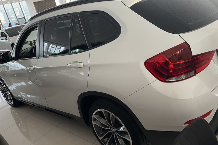 Used BMW X1 2014 xDrive20i Sports Design Package Exterior 5