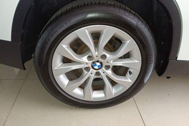 Used BMW X1 2014 sDrive18i manual model Exterior 8