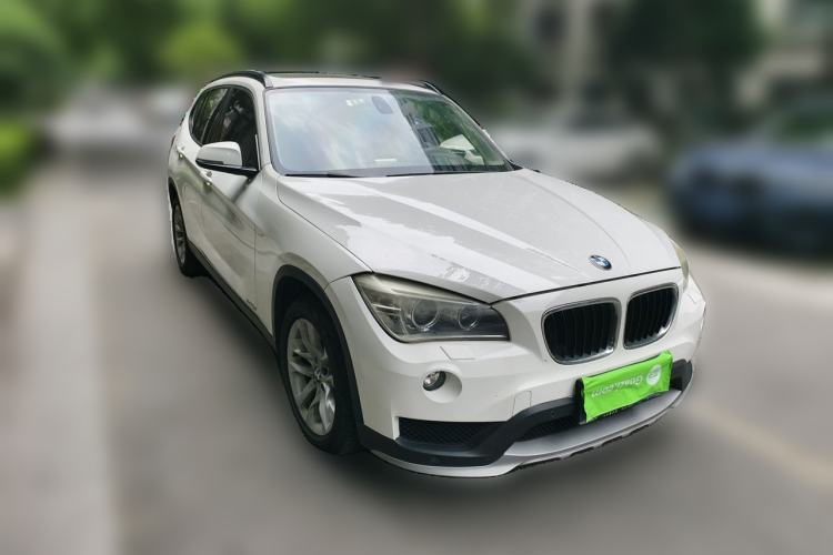 Used BMW X1 2014 sDrive18i Fashion Model Front Right 45 Deg