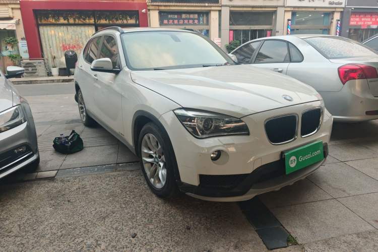 Used BMW X1 2014 sDrive18i Leading Model Front Right 45 Deg