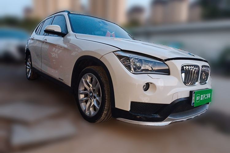 Used BMW X1 2014 sDrive18i Fashion Model Front Right 45 Deg