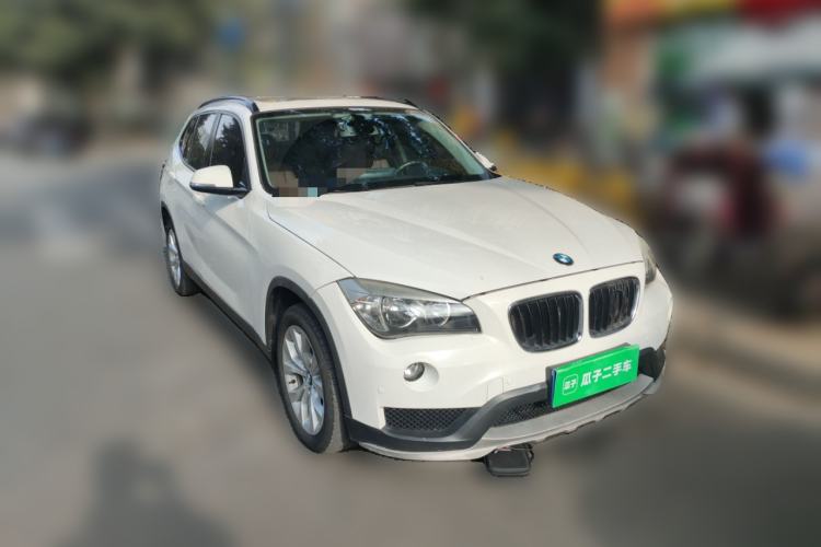 Used BMW X1 2014 sDrive18i Fashion Model Front Right 45 Deg