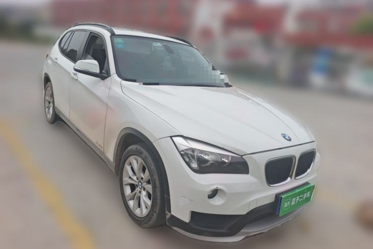 Used BMW X1 2014 sDrive18i Fashion Model Front Right 45 Deg