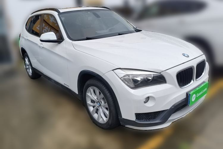 Used BMW X1 2014 sDrive18i Fashion Model Front Right 45 Deg
