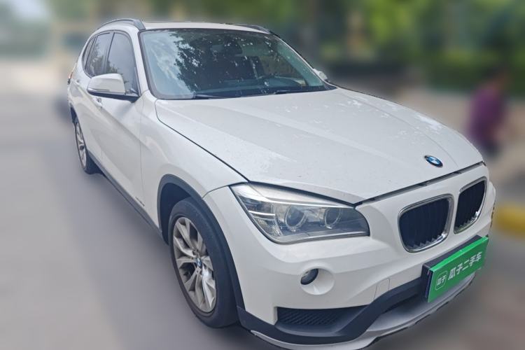 Used BMW X1 2014 sDrive18i Fashion Model Front Right 45 Deg