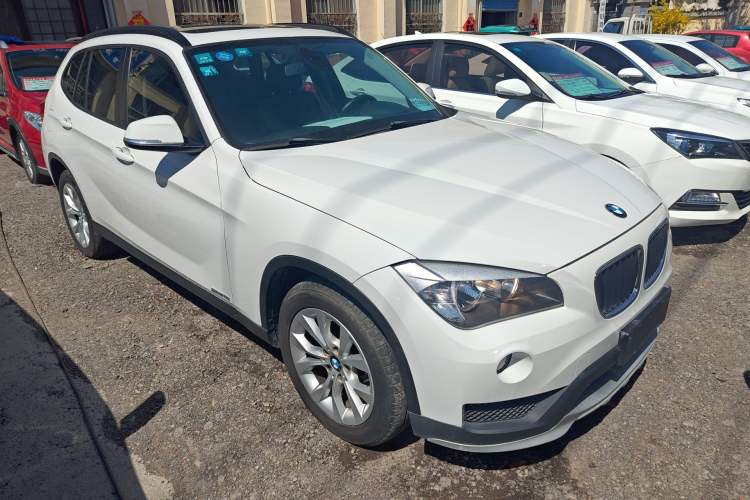 Used BMW X1 2014 sDrive18i Fashion Model Front Right 45 Deg