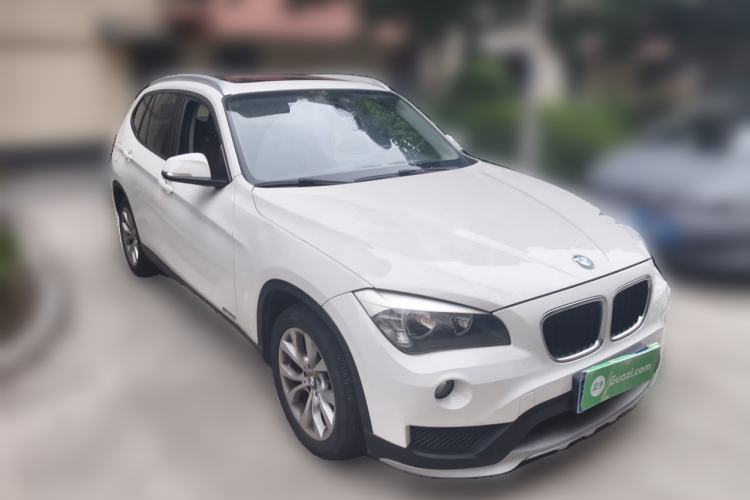 Used BMW X1 2014 sDrive18i Fashion Model Front Right 45 Deg
