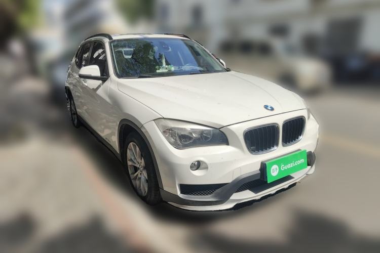 Used BMW X1 2014 sDrive18i Fashion Model Front Right 45 Deg