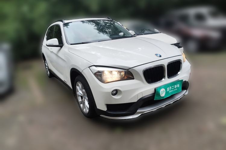 Used BMW X1 2014 sDrive18i Fashion Model Front Right 45 Deg