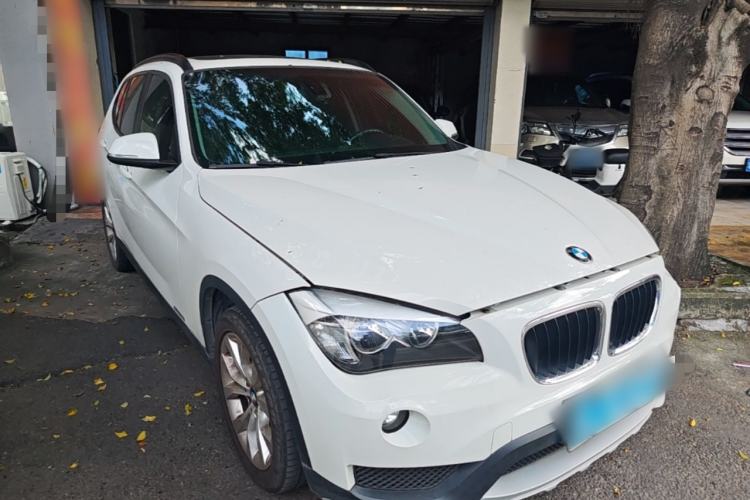 Used BMW X1 2014 sDrive18i Fashion Model Front Right 45 Deg