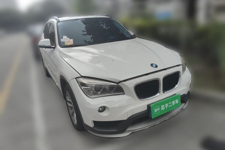 Used BMW X1 2014 sDrive18i Fashion Model Front Right 45 Deg