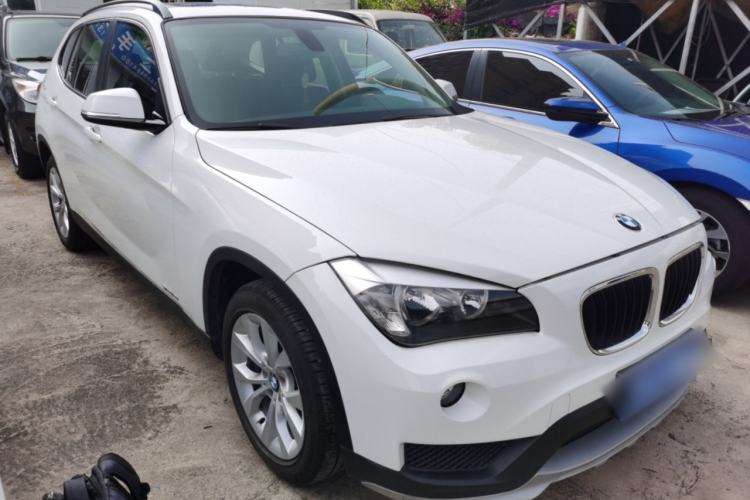 Used BMW X1 2014 sDrive18i Fashion Model Front Right 45 Deg