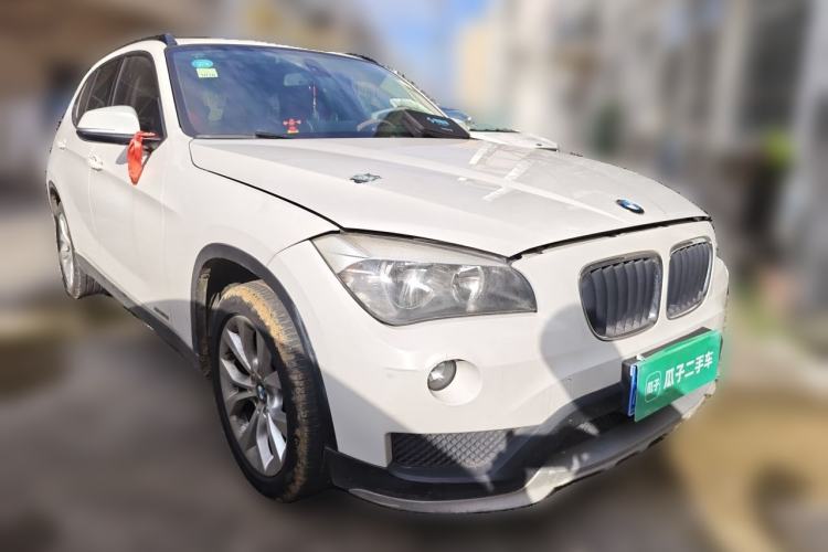 Used BMW X1 2014 sDrive18i Fashion Model Front Right 45 Deg