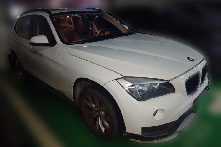 Used BMW X1 2014 sDrive18i Fashion Model Front Right 45 Deg