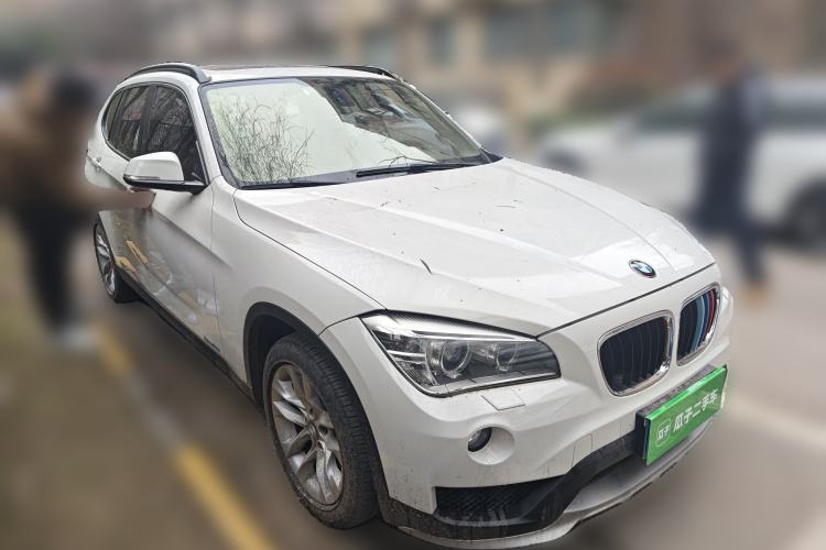 Used BMW X1 2014 sDrive18i Leading Model Front Right 45 Deg