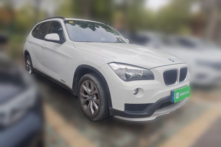 Used BMW X1 2014 sDrive18i Fashion Model Front Right 45 Deg