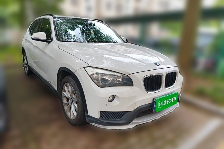 Used BMW X1 2014 sDrive18i Fashion Model Front Right 45 Deg