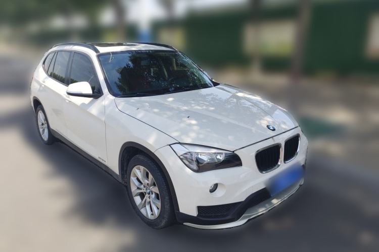 Used BMW X1 2014 sDrive18i Fashion Model Front Right 45 Deg