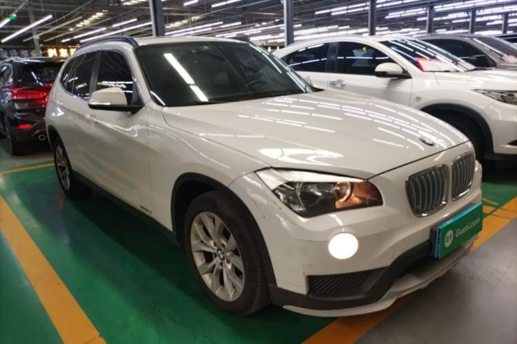 Used BMW X1 2014 sDrive18i Fashion Model Front Right 45 Deg