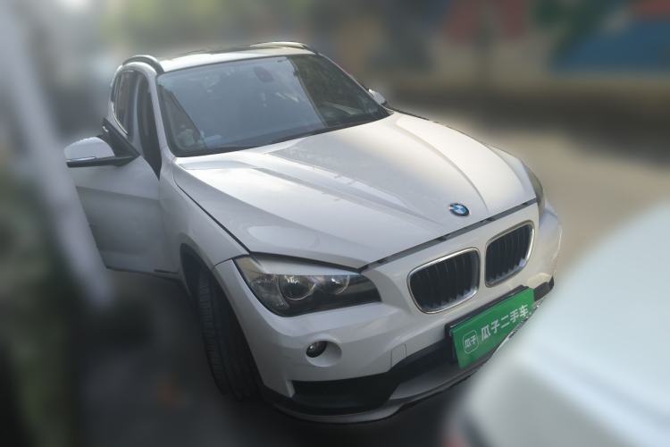 Used BMW X1 2014 sDrive18i Leading Model Front Right 45 Deg