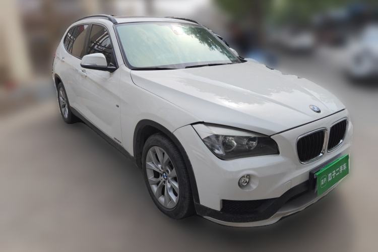 Used BMW X1 2014 sDrive18i Fashion Model Front Right 45 Deg
