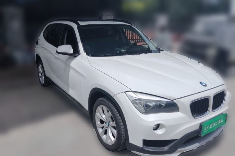 Used BMW X1 2014 sDrive18i Fashion Model Front Right 45 Deg