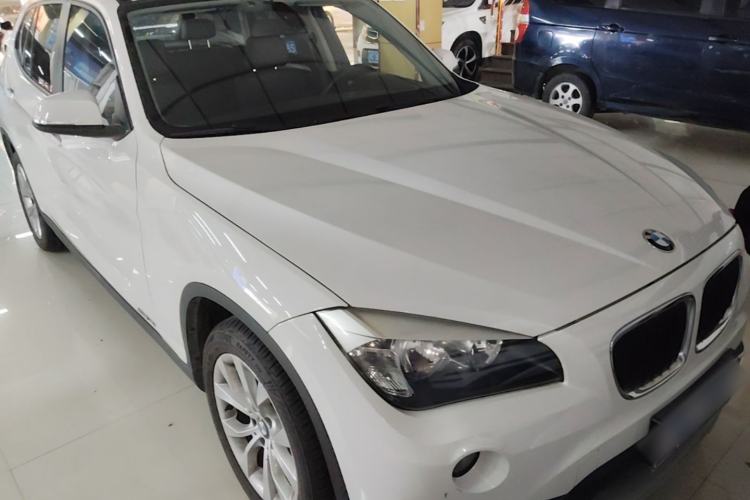 Used BMW X1 2014 sDrive18i Fashion Model Front Right 45 Deg