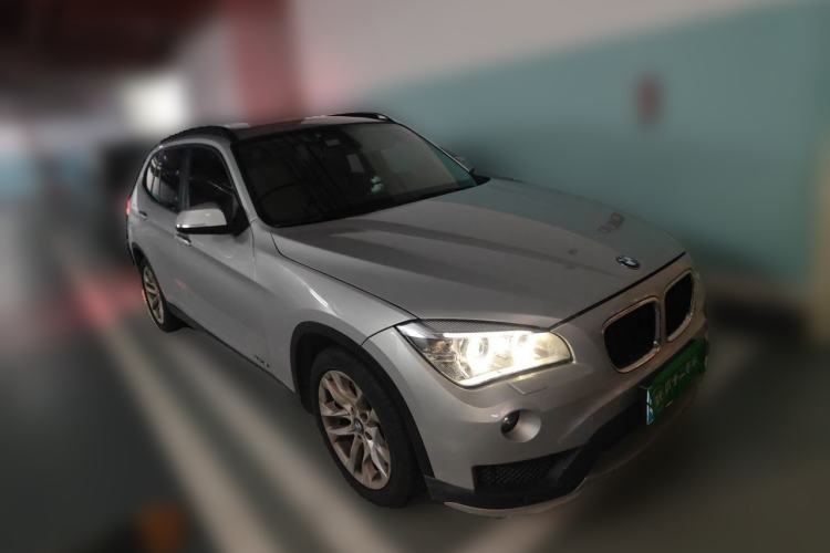 Used BMW X1 2014 sDrive18i Leading Model Front Right 45 Deg