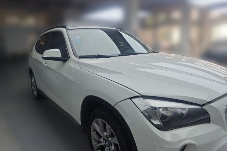 Used BMW X1 2014 sDrive18i Fashion Model Front Right 45 Deg