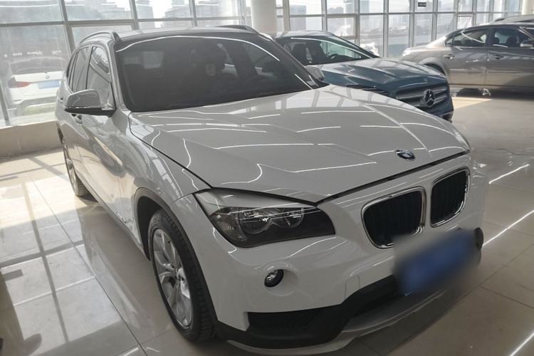 Used BMW X1 2014 sDrive18i Fashion Model Front Right 45 Deg