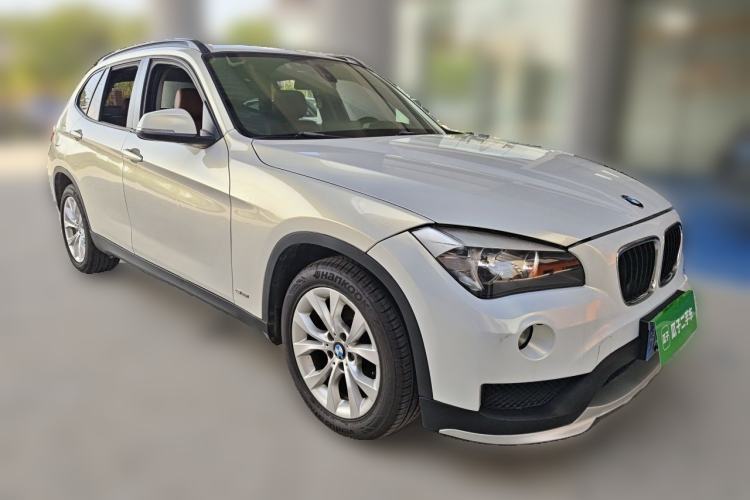 Used BMW X1 2014 sDrive18i Fashion Model Front Right 45 Deg
