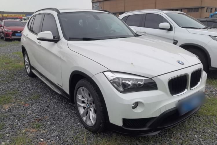 Used BMW X1 2014 sDrive18i Fashion Model Front Right 45 Deg