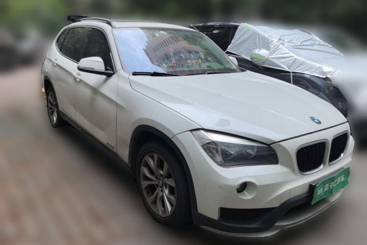 Used BMW X1 2014 sDrive18i Leading Model Front Right 45 Deg