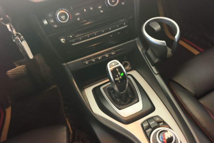 Used BMW X1 2014 xDrive20i Sports Design Package Gear Lever