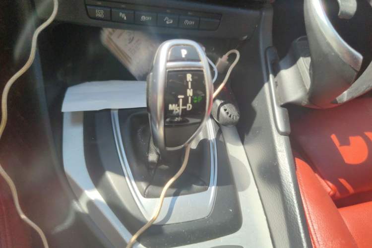 Used BMW X1 2014 xDrive20i Sports Design Package Gear Lever