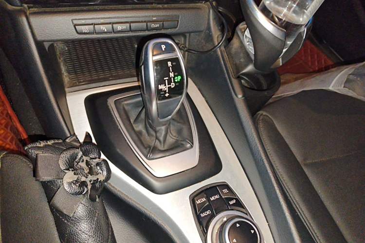 Used BMW X1 2014 sDrive18i Fashion Model Gear Lever