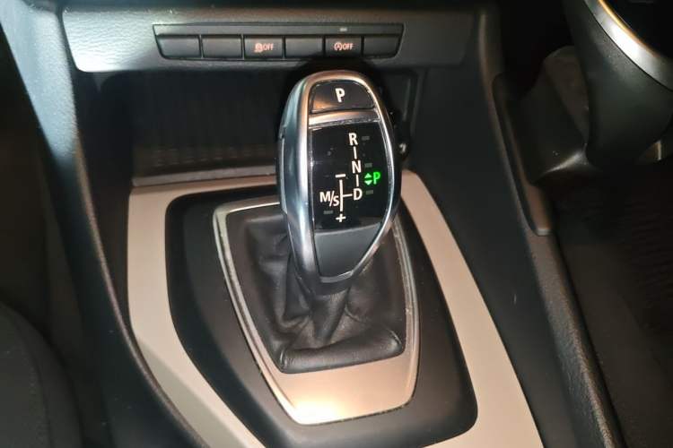 Used BMW X1 2014 sDrive18i Fashion Model Gear Lever