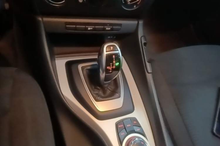 Used BMW X1 2014 sDrive18i Fashion Model Gear Lever