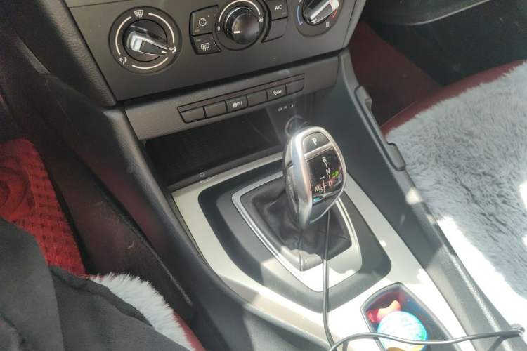 Used BMW X1 2014 sDrive18i Fashion Model Gear Lever