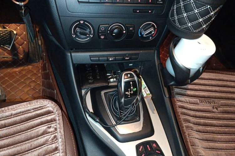 Used BMW X1 2014 sDrive18i Fashion Model Gear Lever